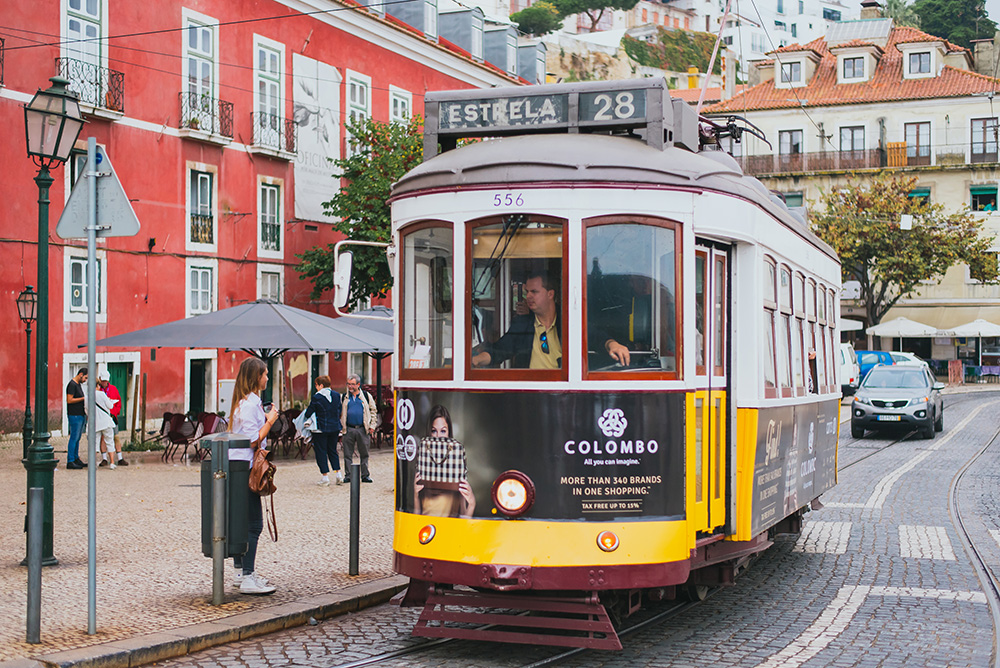 alfama_neighbourhood_guide