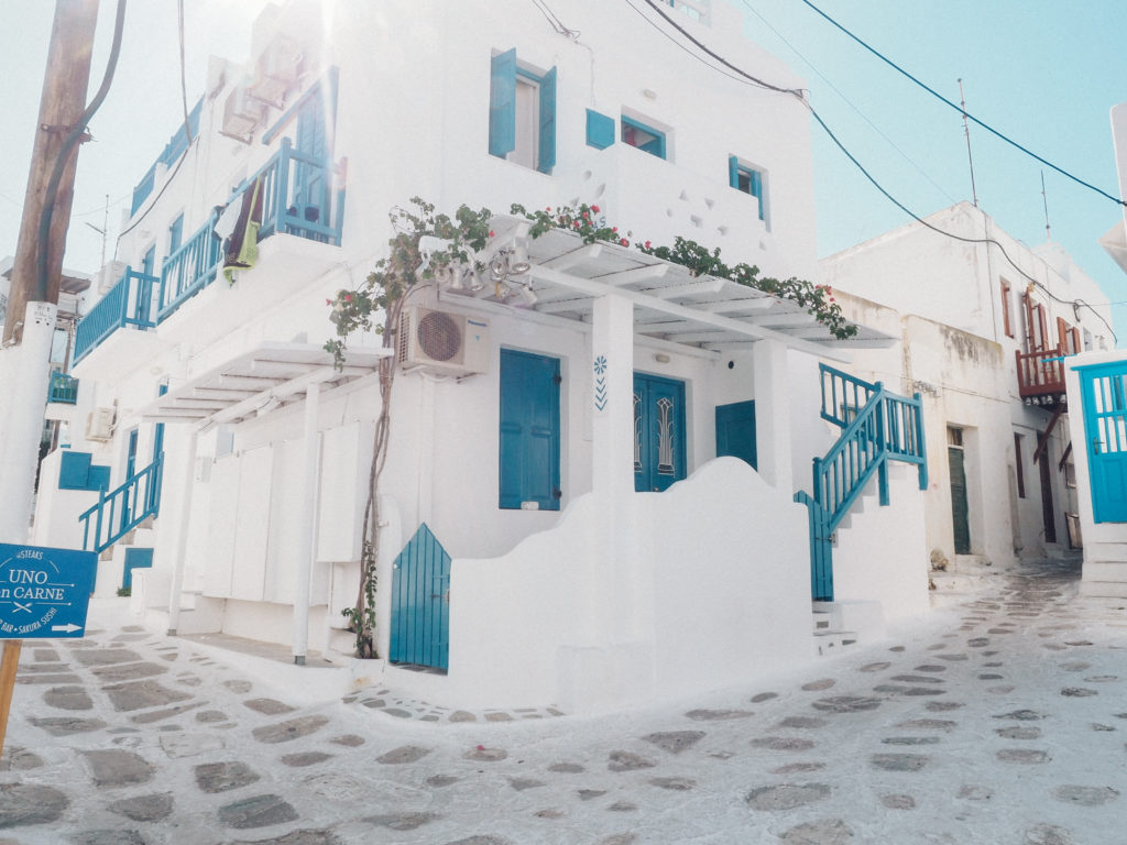 A Guide to Mykonos Greece | WORLD OF WANDERLUST