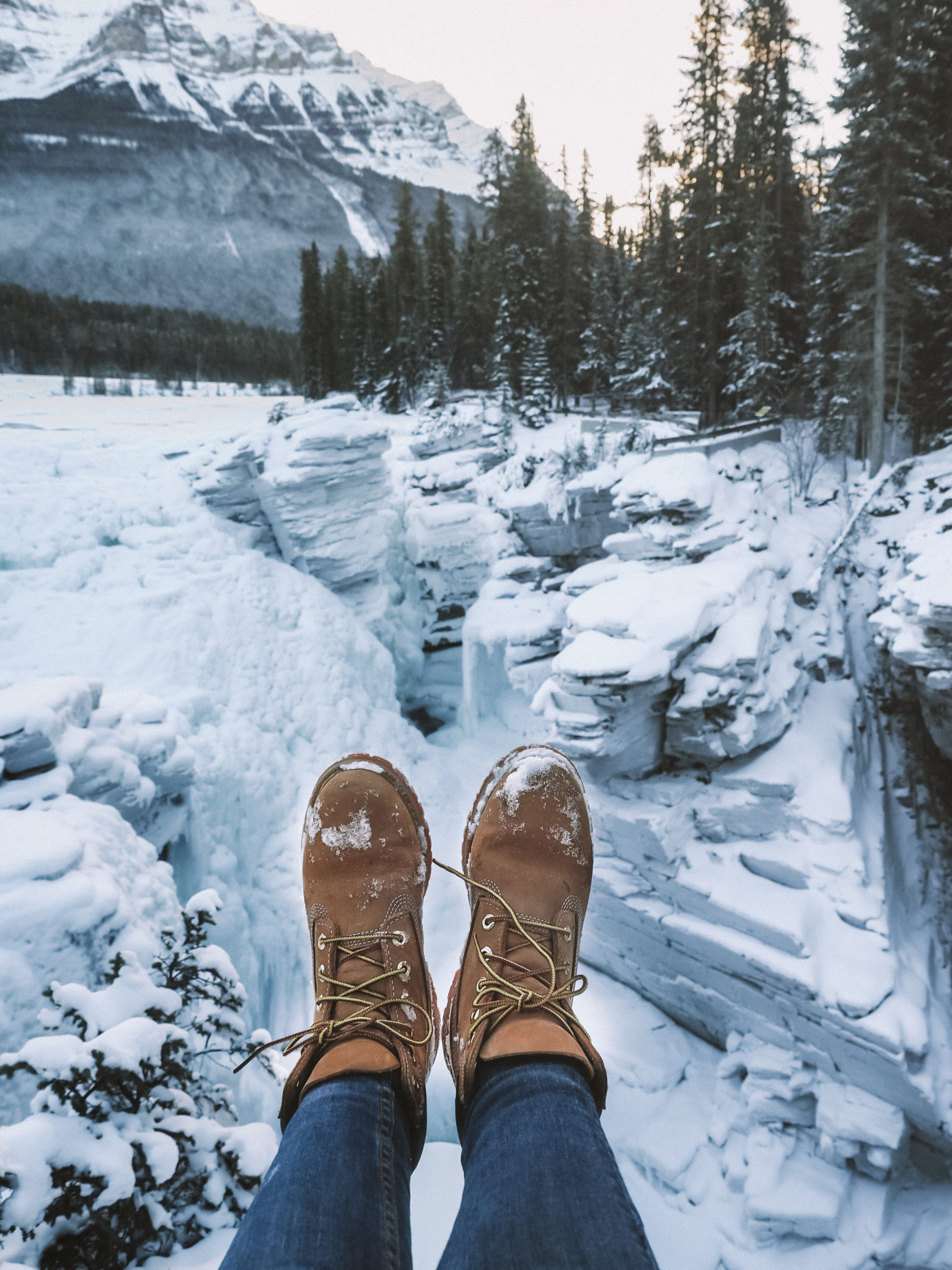 Winter in Alberta | WORLD OF WANDERLUST