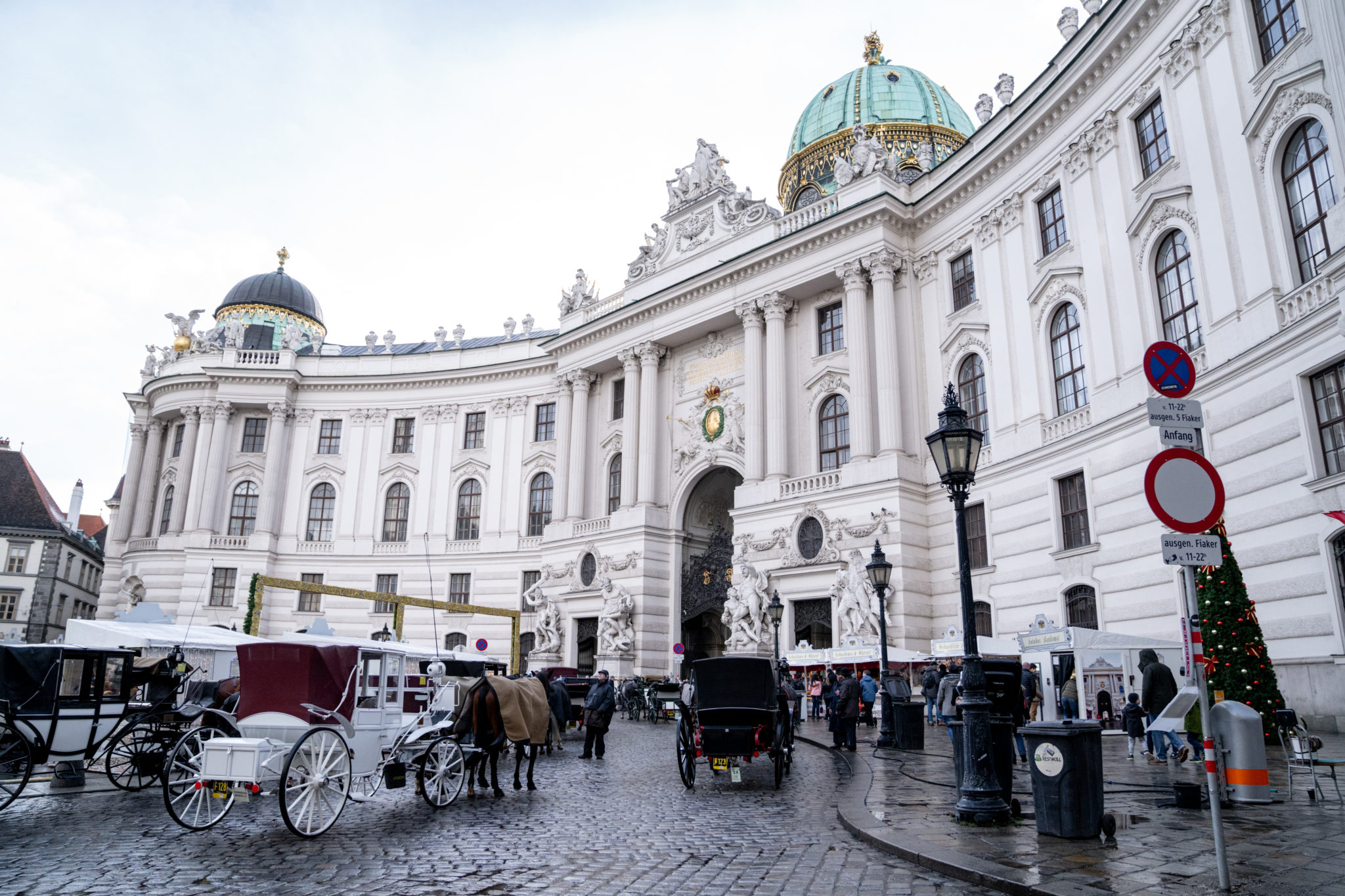 Christmas in Vienna Things to Do | WORLD OF WANDERLUST