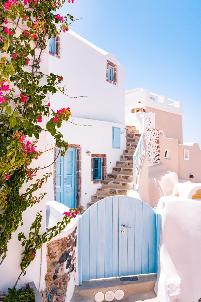 Santorini travel guide | World of Wanderlust